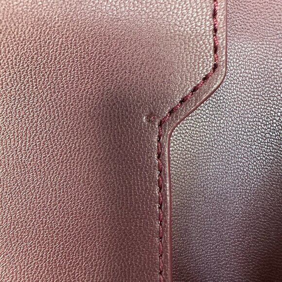 Kate Spade Laurel Way Glitter iPhone Wristlet Deep Plum NWOT - Picture 15 of 15